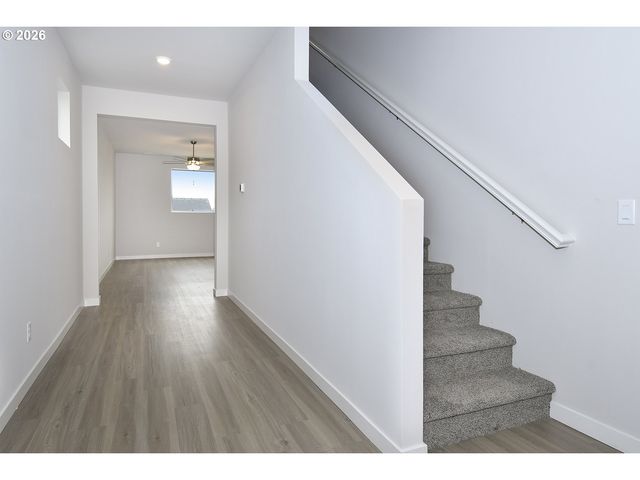 1367 OWL Ave, Woodburn, OR 97071