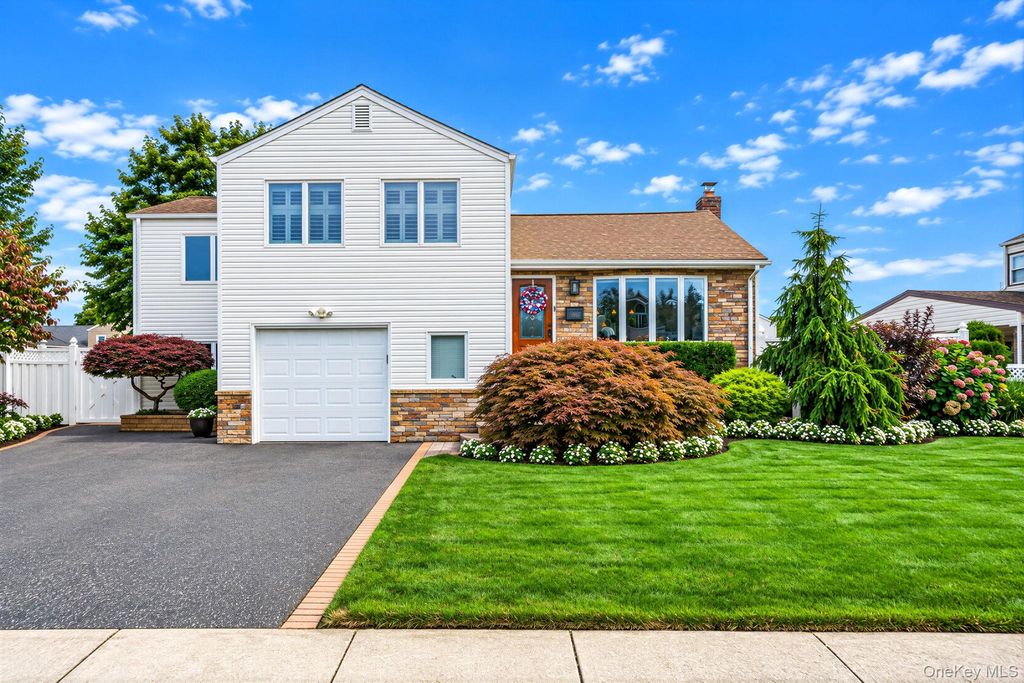 464 N Atlanta Avenue, Massapequa, NY 11758 — exterior
