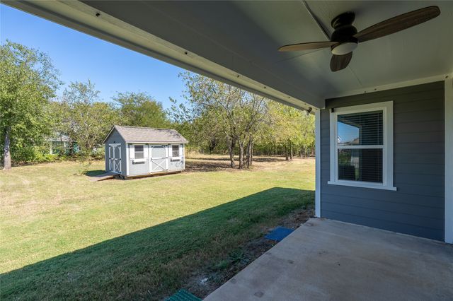 1341 Greenfield Drive, Gainesville, TX 76240