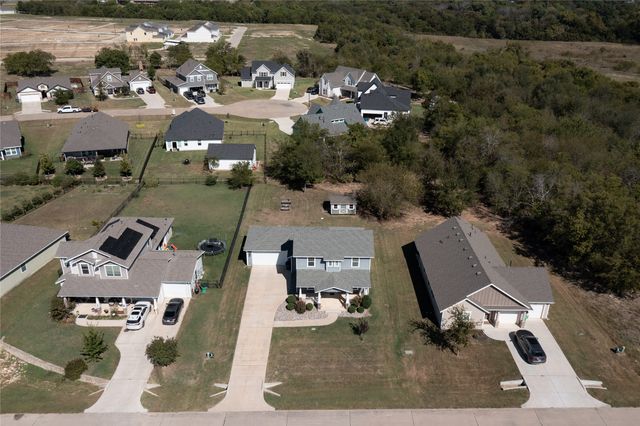 1341 Greenfield Drive, Gainesville, TX 76240