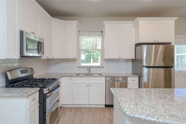 1341 Greenfield Drive, Gainesville, TX 76240