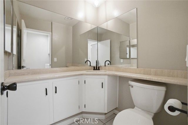 10235 Lurline H, Chatsworth (los Angeles), CA 91311