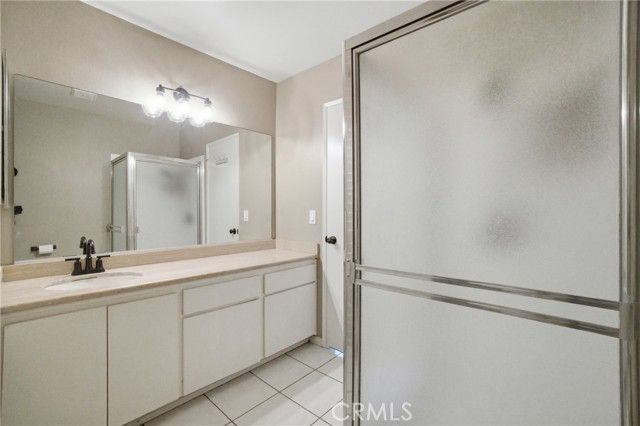 10235 Lurline H, Chatsworth (los Angeles), CA 91311