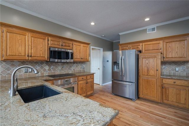 5805 Ruby Court, Lee's Summit, MO 64064