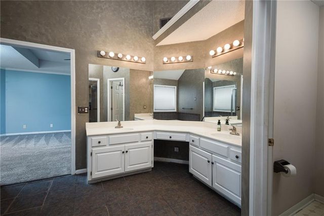 5805 Ruby Court, Lee's Summit, MO 64064