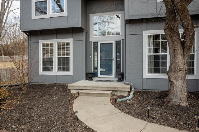 5805 Ruby Court, Lee's Summit, MO 64064