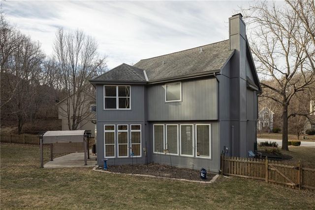 5805 Ruby Court, Lee's Summit, MO 64064