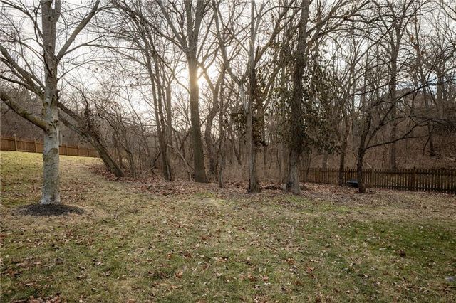 5805 Ruby Court, Lee's Summit, MO 64064