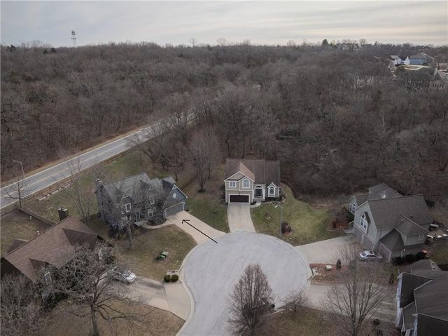 5805 Ruby Court, Lee's Summit, MO 64064