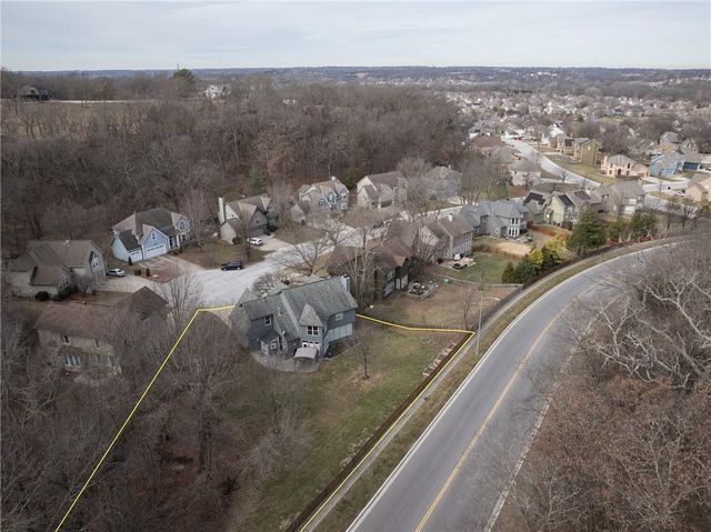 5805 Ruby Court, Lee's Summit, MO 64064