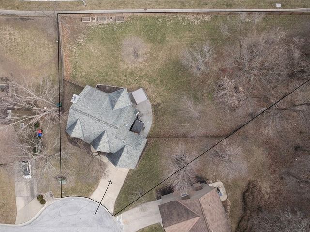 5805 Ruby Court, Lee's Summit, MO 64064