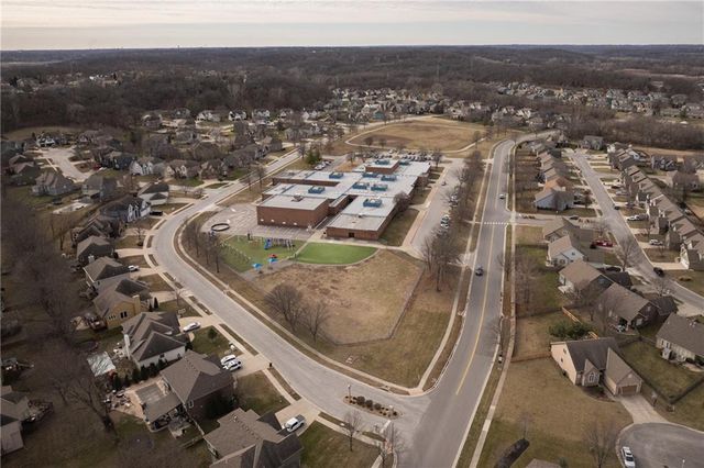 5805 Ruby Court, Lee's Summit, MO 64064