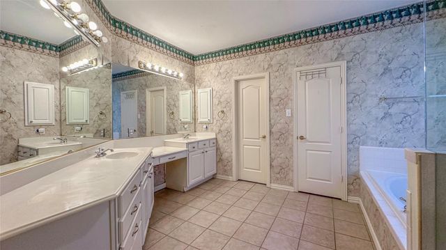 8104 Clayton Drive, Plano, TX 75025