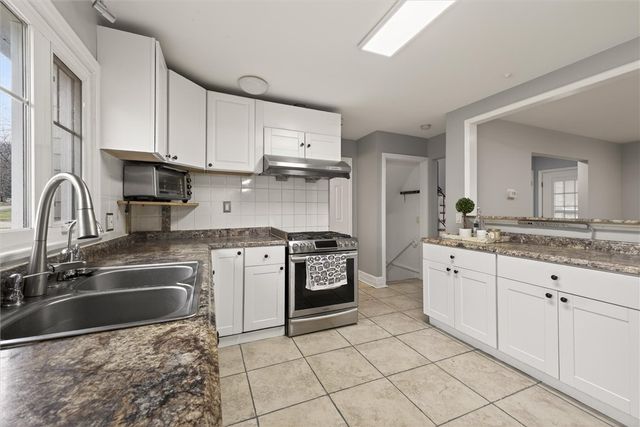 110 Dunrovin Lane, Brighton, NY 14618