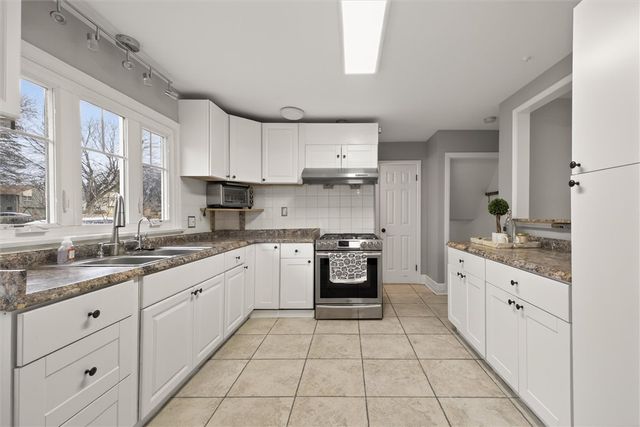 110 Dunrovin Lane, Brighton, NY 14618