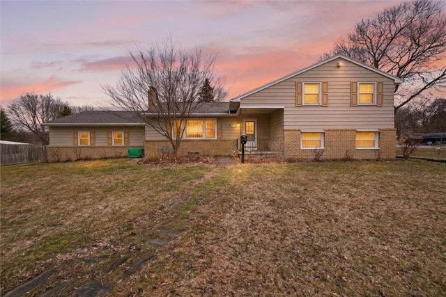 110 Dunrovin Lane, Brighton, NY 14618