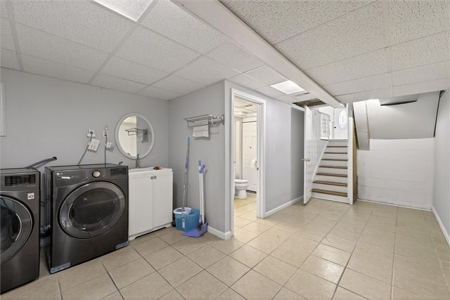 110 Dunrovin Lane, Brighton, NY 14618