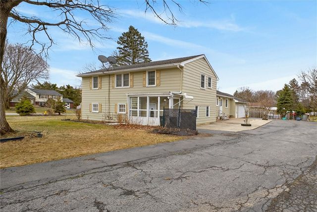 110 Dunrovin Lane, Brighton, NY 14618