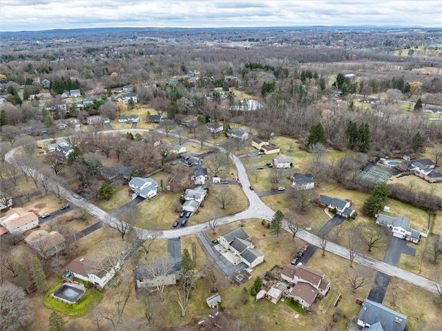 110 Dunrovin Lane, Brighton, NY 14618