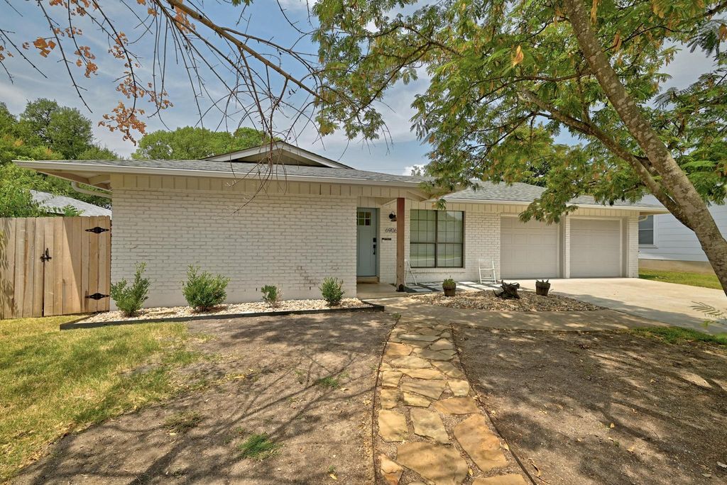 6906 Twin Crest DR, Austin, TX 78752