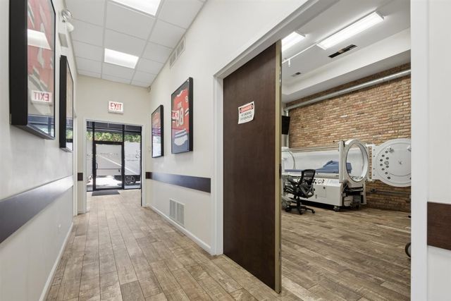 2219 W BELMONT Avenue, Chicago, IL 60618