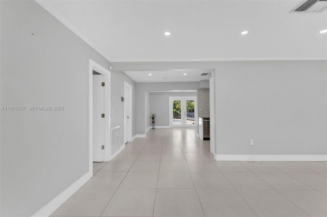 1577 NE 48th Ct, Oakland Park, FL 33334