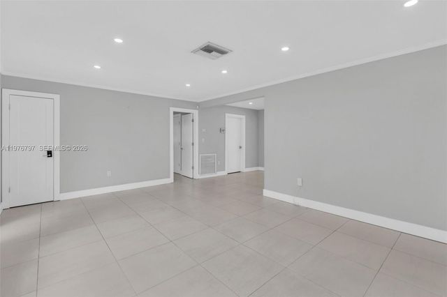 1577 NE 48th Ct, Oakland Park, FL 33334