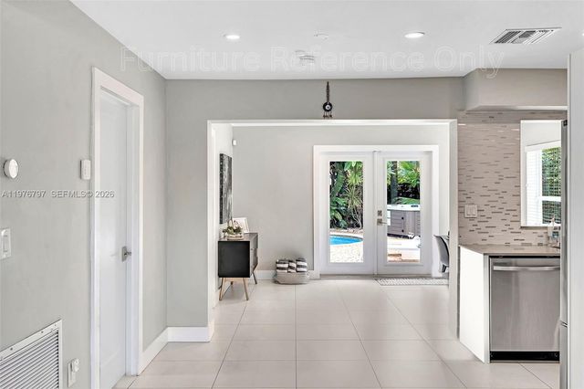 1577 NE 48th Ct, Oakland Park, FL 33334