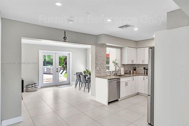 1577 NE 48th Ct, Oakland Park, FL 33334