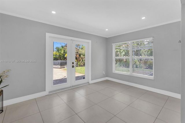 1577 NE 48th Ct, Oakland Park, FL 33334