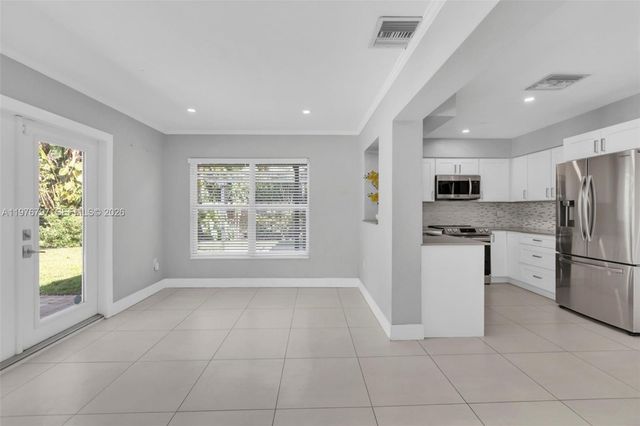 1577 NE 48th Ct, Oakland Park, FL 33334