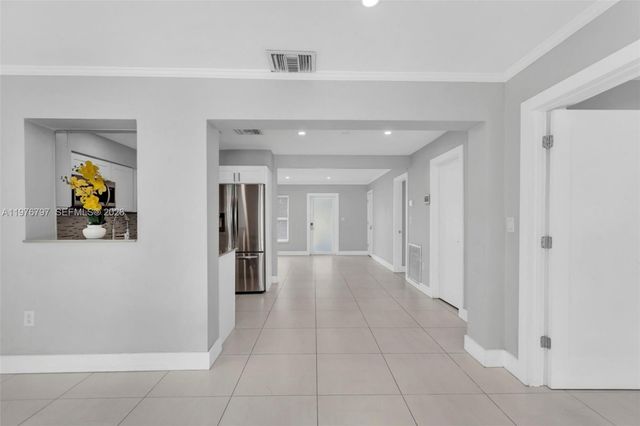 1577 NE 48th Ct, Oakland Park, FL 33334