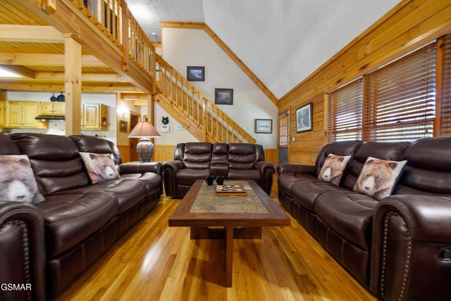 3619 Country Pines Way, Sevierville, TN 37876