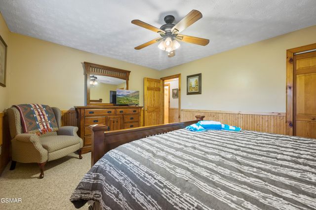 3619 Country Pines Way, Sevierville, TN 37876