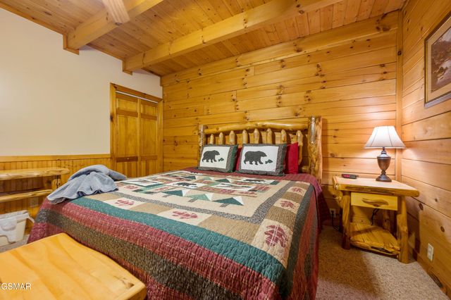 3619 Country Pines Way, Sevierville, TN 37876