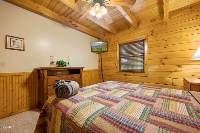 3619 Country Pines Way, Sevierville, TN 37876