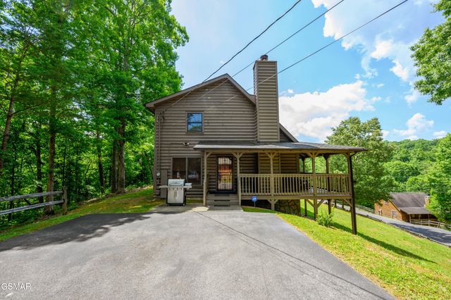 3619 Country Pines Way, Sevierville, TN 37876