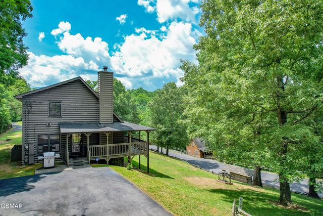 3619 Country Pines Way, Sevierville, TN 37876