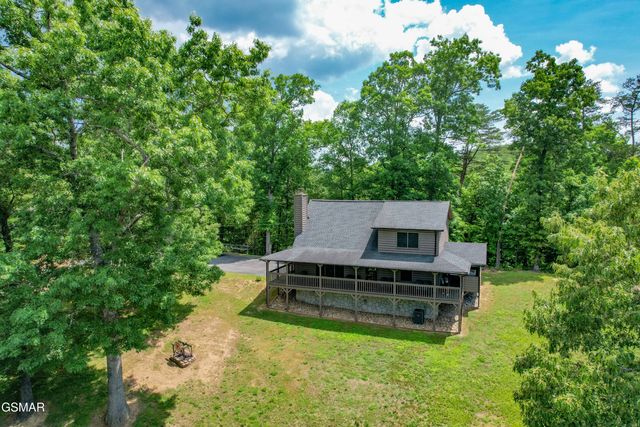 3619 Country Pines Way, Sevierville, TN 37876