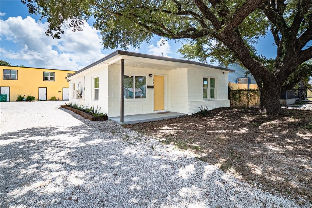 223 S 8th St, Aransas Pass, TX 78336 — photo 5