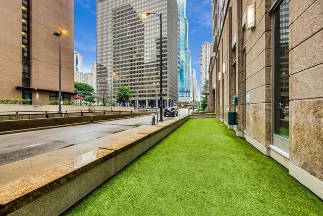 222 N Columbus Drive 1601, Chicago, IL 60601