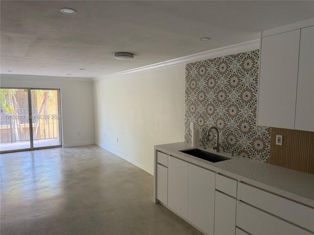 15410 SW 82nd Ln 821, Miami, FL 33193