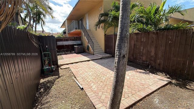 15410 SW 82nd Ln 821, Miami, FL 33193