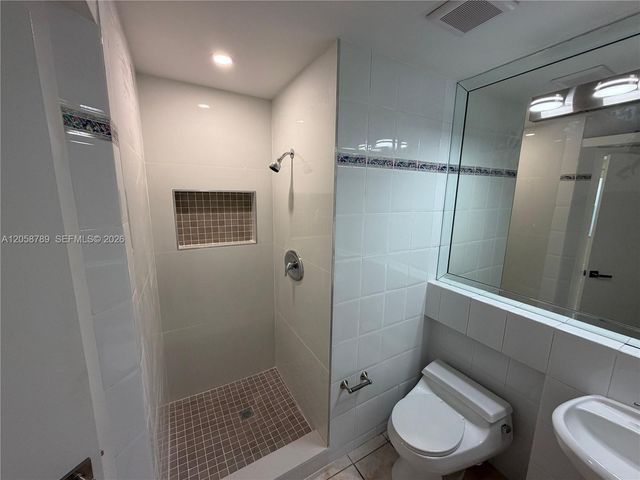15410 SW 82nd Ln 821, Miami, FL 33193