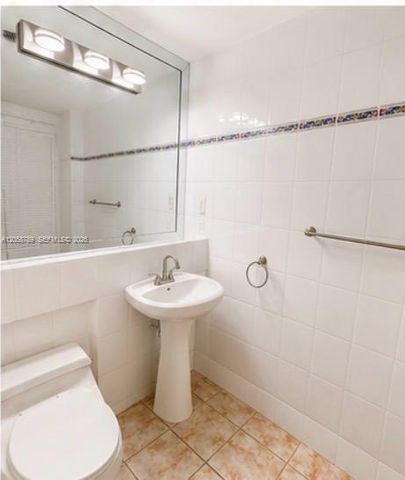 15410 SW 82nd Ln 821, Miami, FL 33193