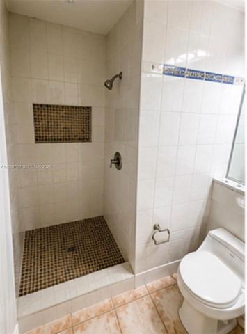 15410 SW 82nd Ln 821, Miami, FL 33193
