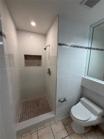 15410 SW 82nd Ln 821, Miami, FL 33193