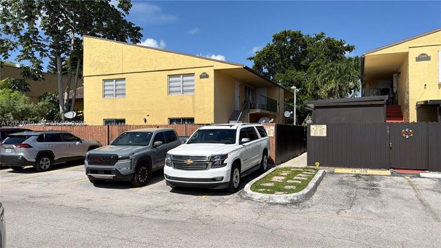 15410 SW 82nd Ln 821, Miami, FL 33193
