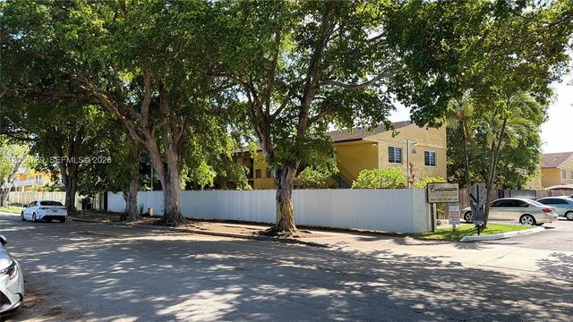 15410 SW 82nd Ln 821, Miami, FL 33193