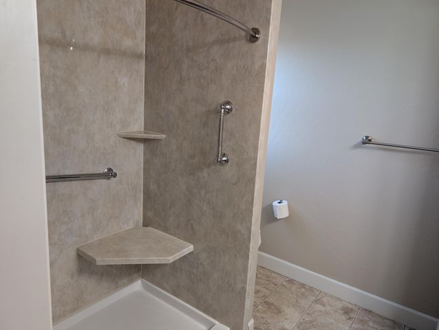 606 Blue Moon Drive, Central Point, OR 97502